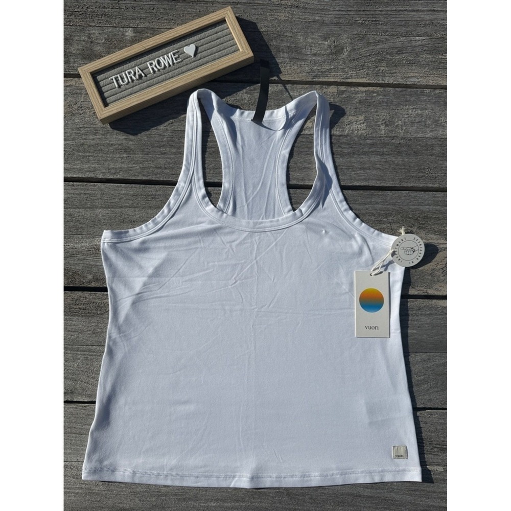 Vuori Women's Lux Racerback Tank Top white size large NWT